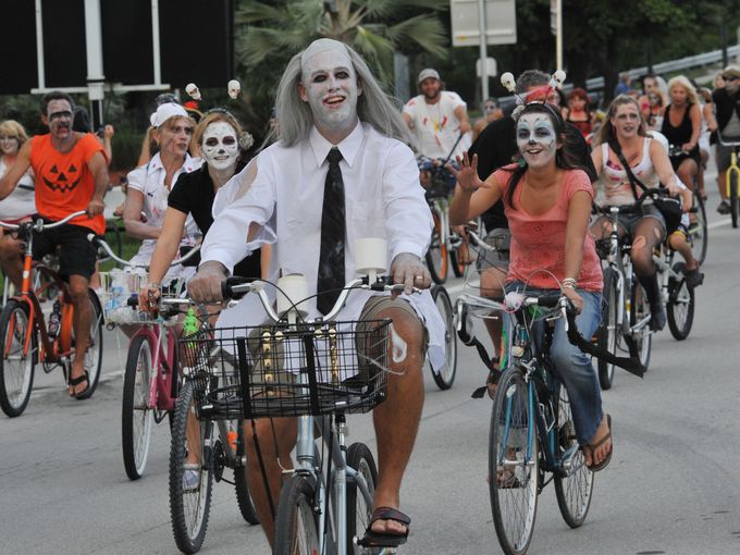 1.美国僵尸骑行 Zombie Bike Ride.jpg