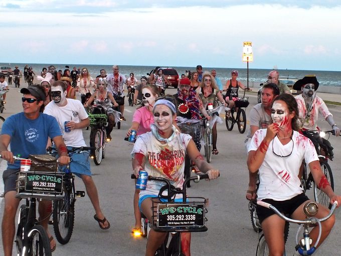 2.美国僵尸骑行 Zombie Bike Ride.jpg