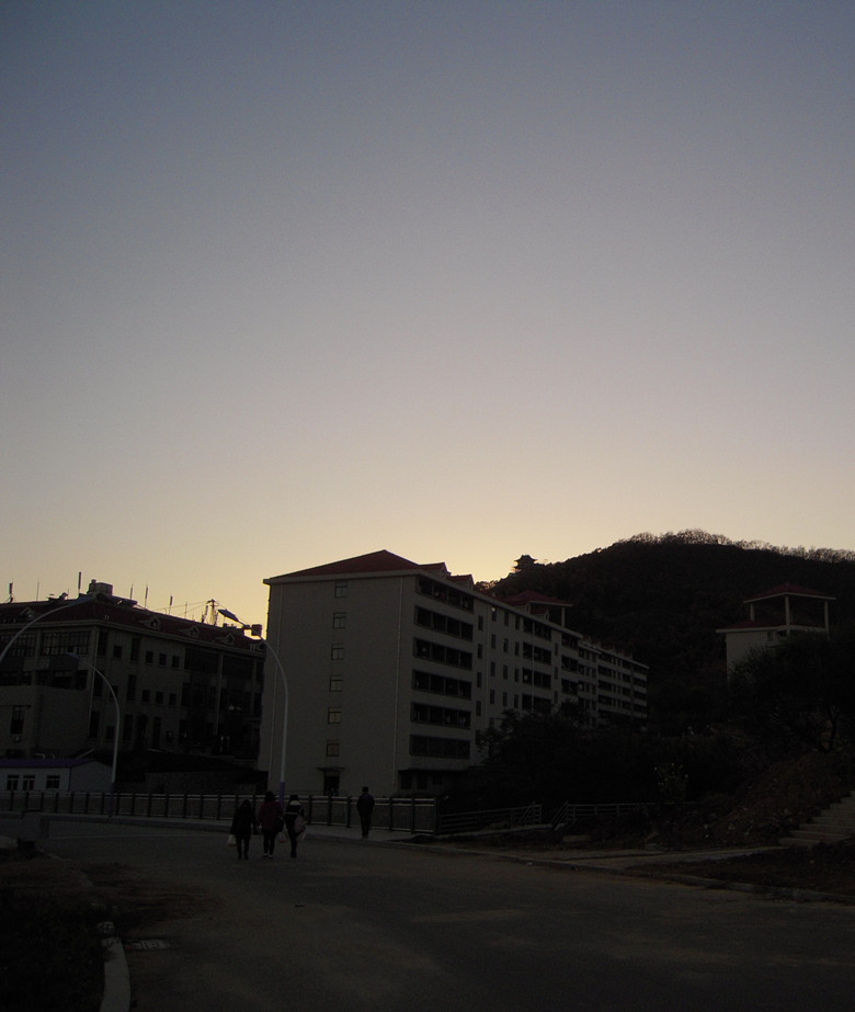 校园夕阳好.jpg