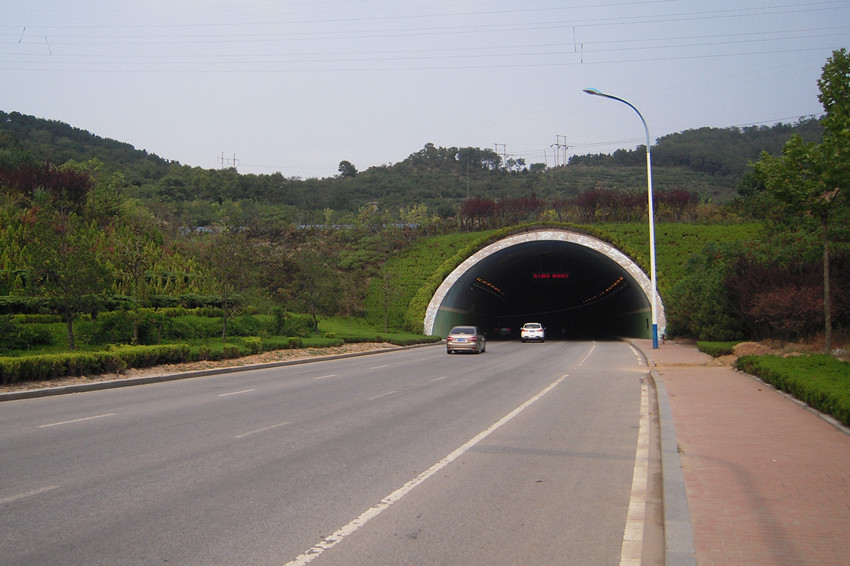 通世路隧道 3.jpg