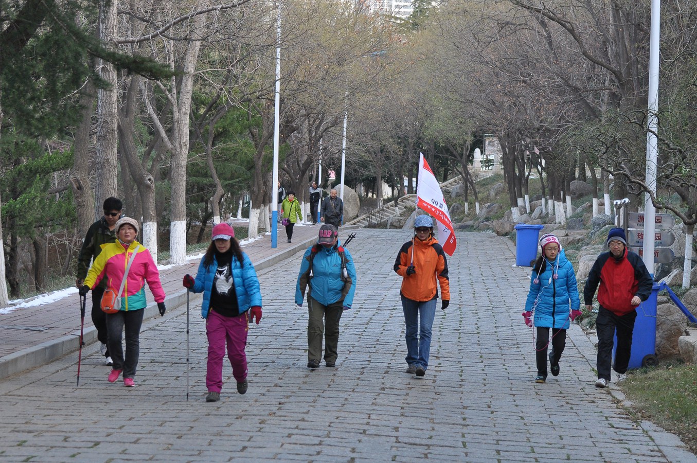 西路军行进在烽火路上 049.jpg