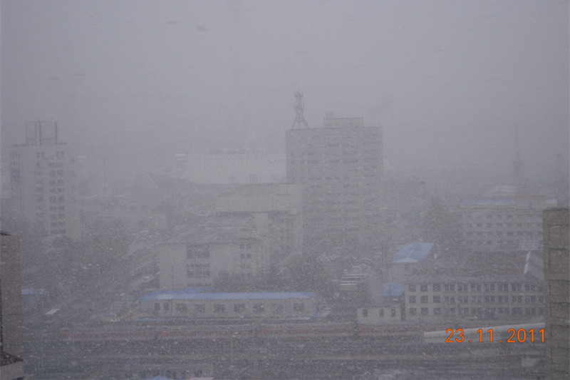 2011年12月23日市区第一场雪 -.jpg