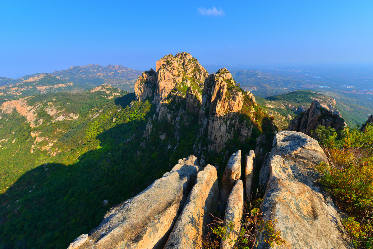 王宝友巍巍崮山.JPG