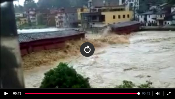 0000.强台风登陆福建，带来强降雨，引发洪水冲垮泉州800年东关桥。视频来源 东南早报 .png