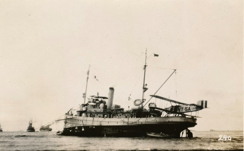烟台美海军拖拉搁浅军舰1931.jpg