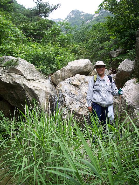 在无染寺大峡谷中