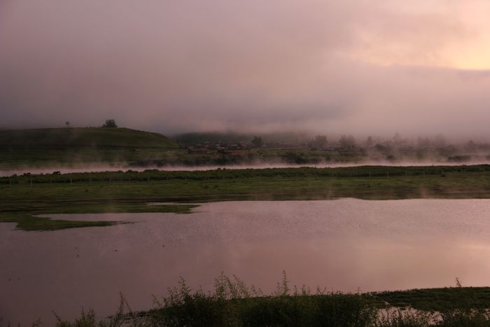 一个雾锁额尔古纳河的清晨