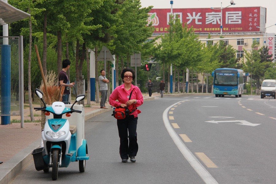 司令和赶往集合地点的队员