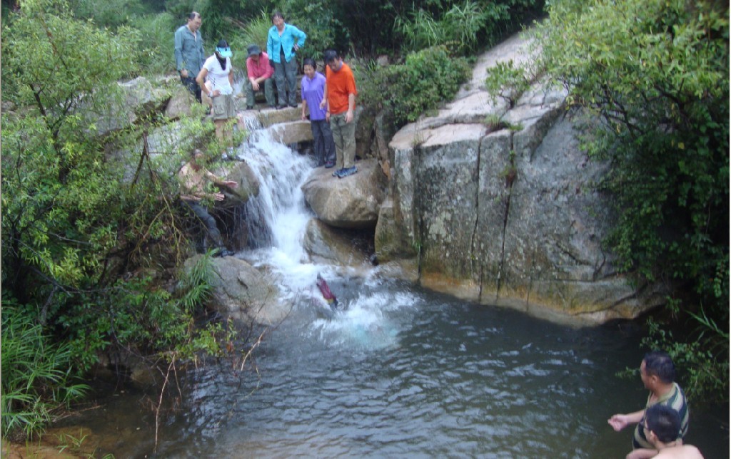 自由跳水之山缘惊跳-2.jpg