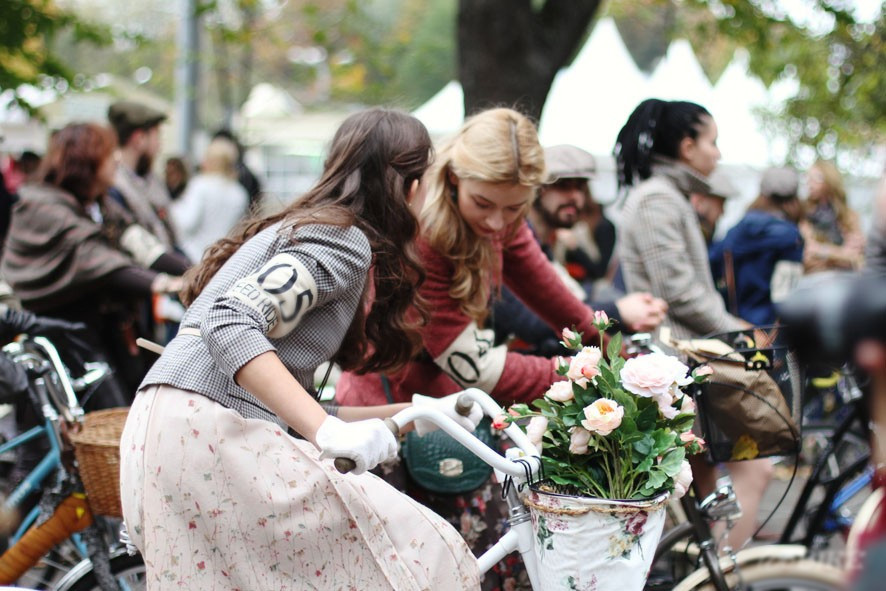 莫斯科刮来复古骑行风潮 Tweed Ride MOSCOW-_副本.jpg