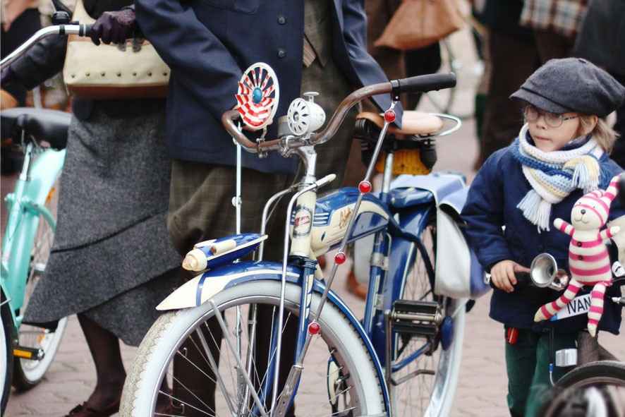 莫斯科刮来复古骑行风潮 Tweed Ride MOSCOW==_副本.jpg