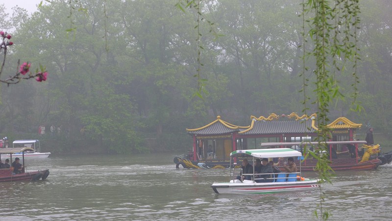 烟雨西湖1.JPG